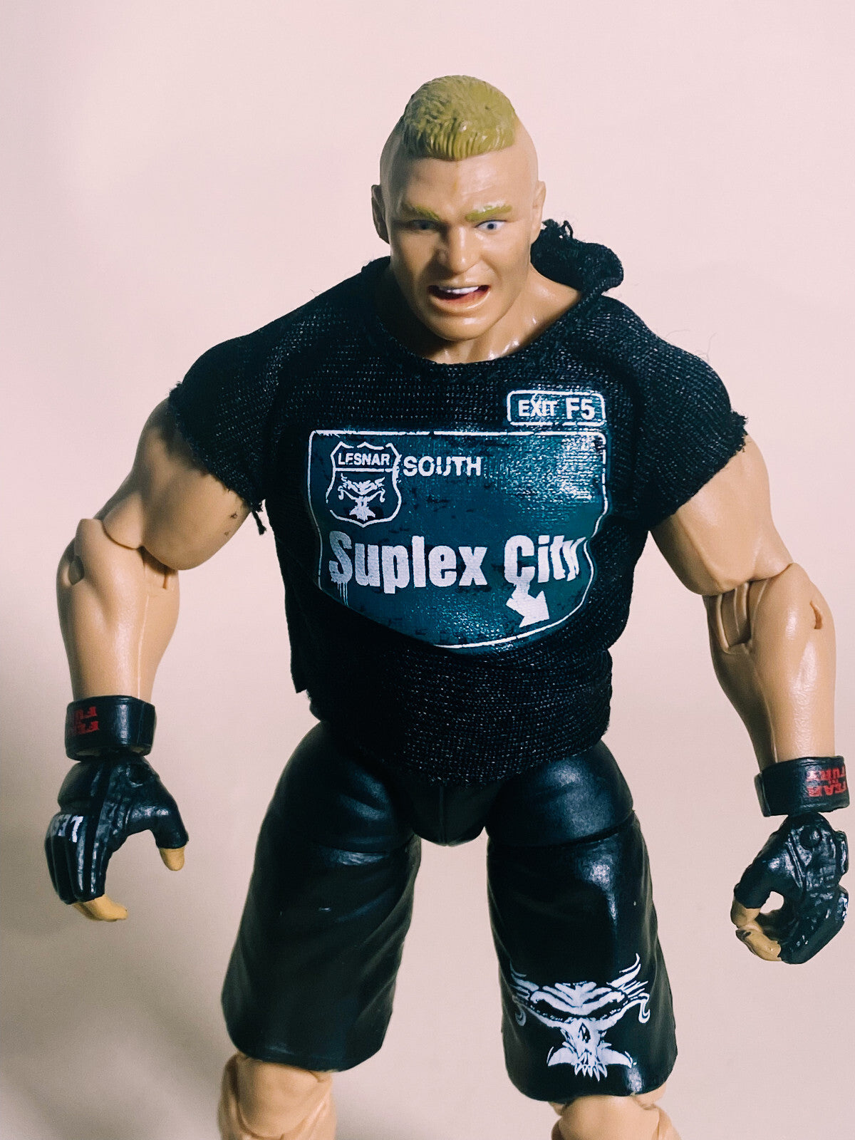 WWE: Brock Lesnar 2k17 Gamestop Exclusive Elite Wrestling Figure: Suplex City