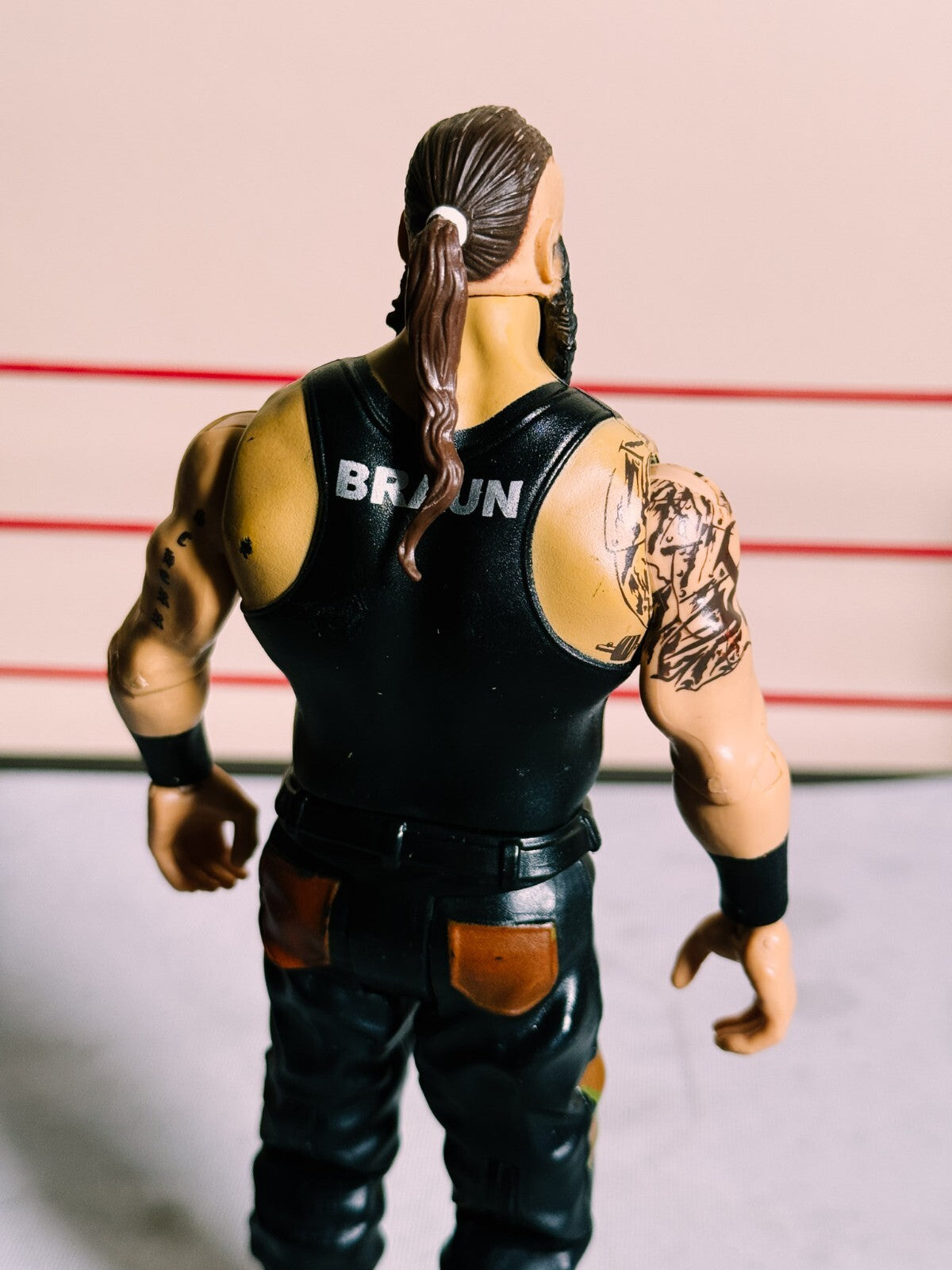 WWE Basic Get These Hands Braun Strowman Figure