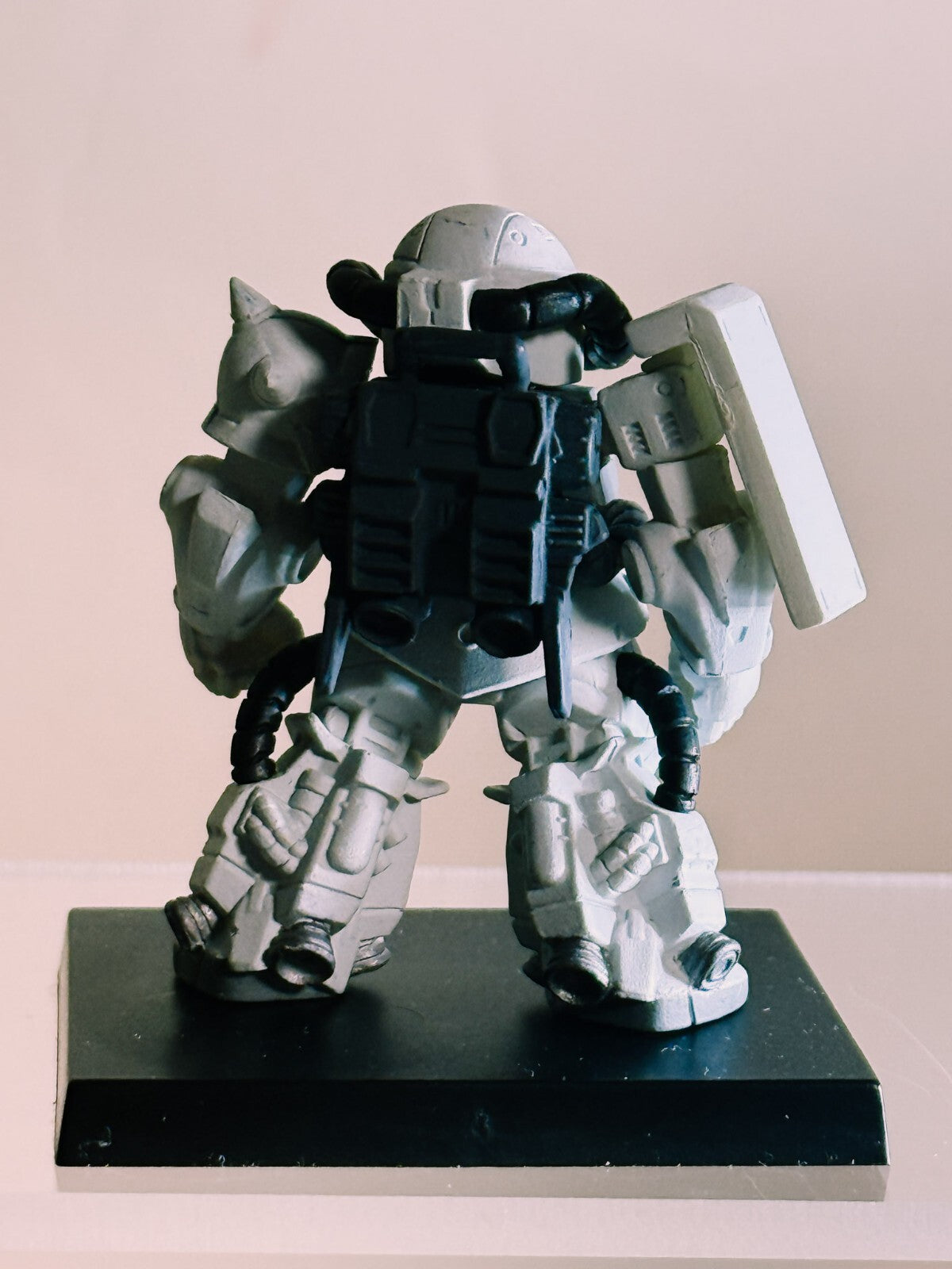 Gundam Converge CORE 039 : The White Wolf of Solomon MS-06R-1A Zaku II