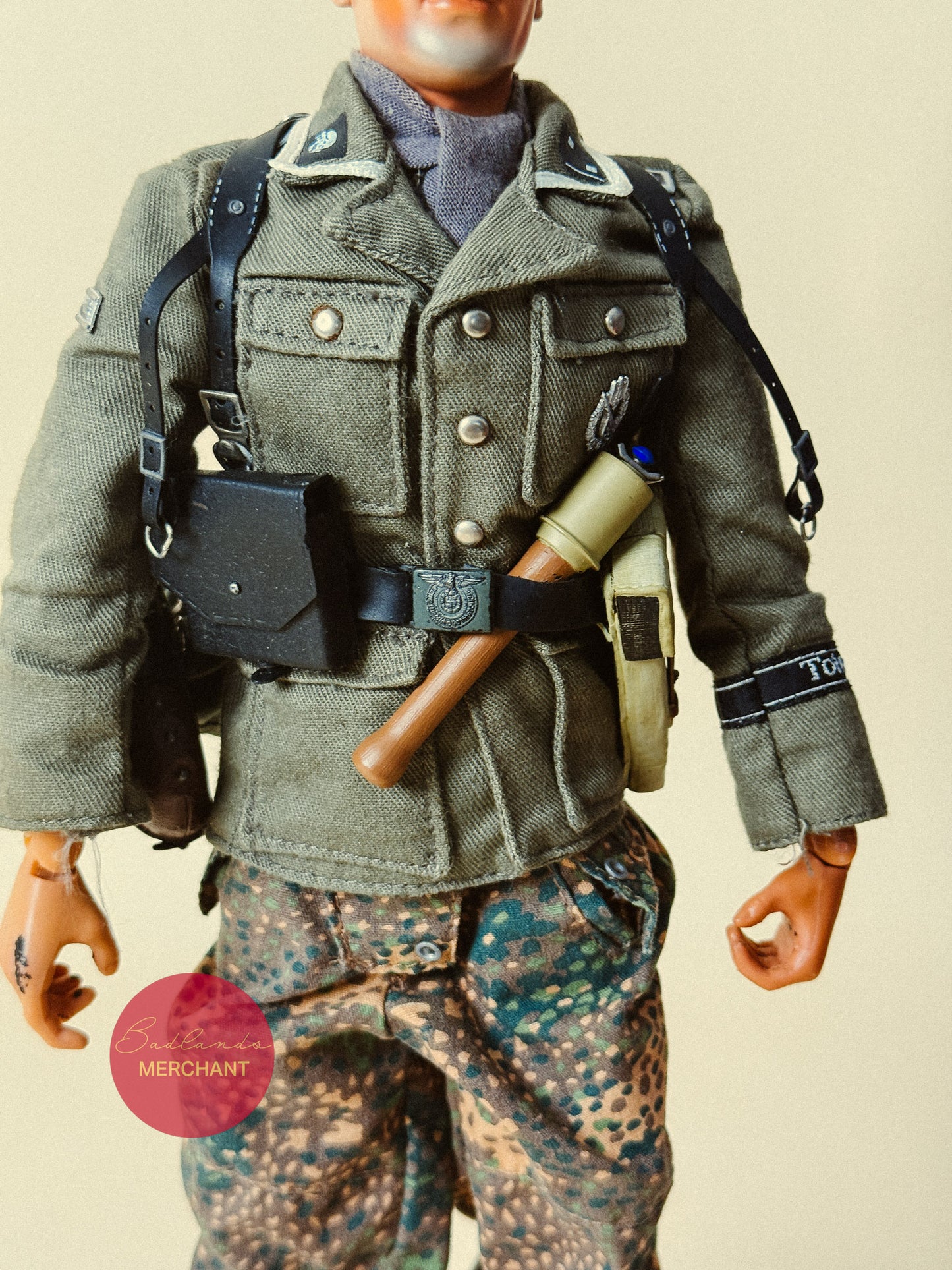 Dragon WWII Budapest 1945 Totenkopf Division NCO Hermann