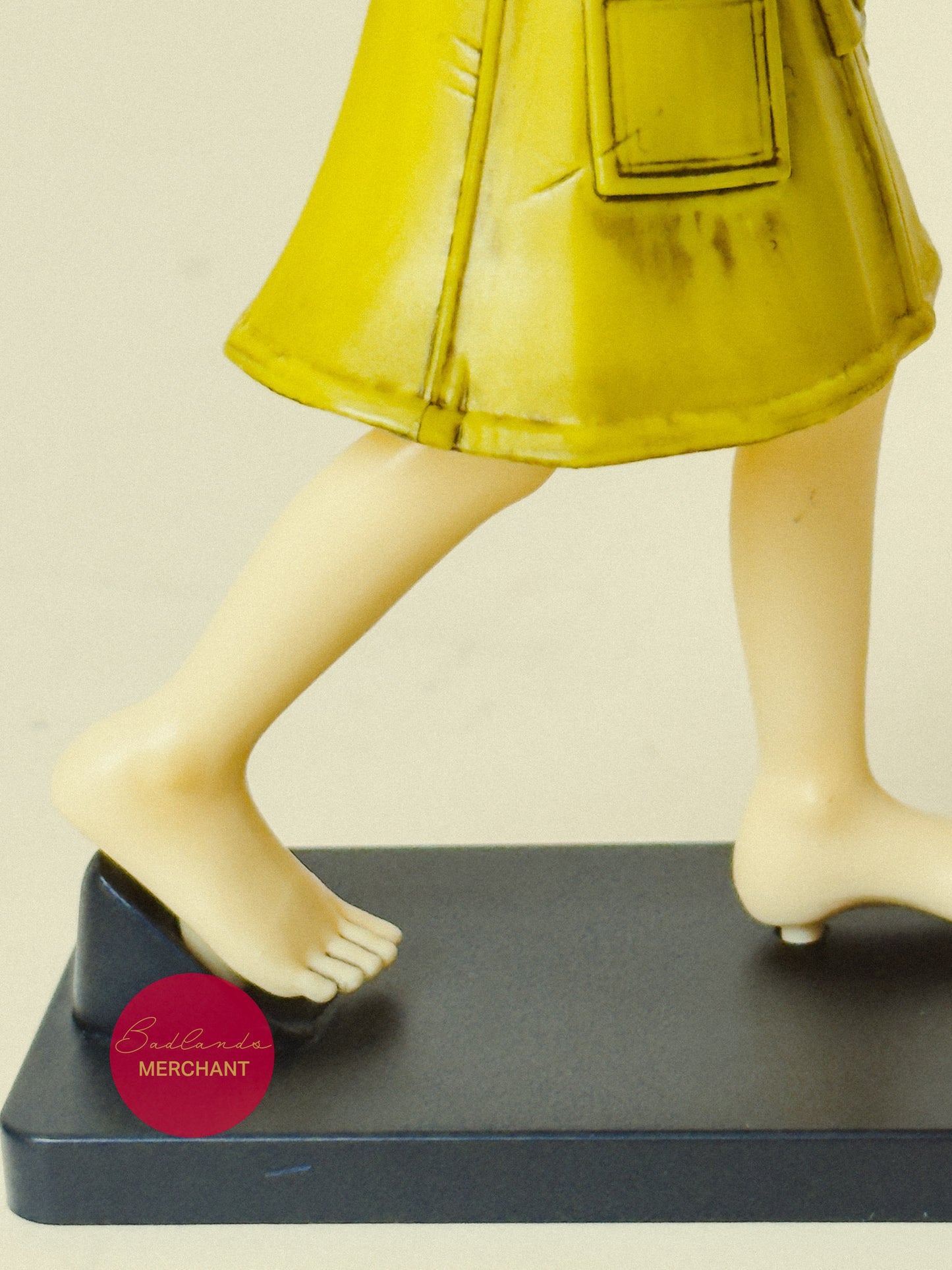 LITTLE NIGHTMARES FIGURE - SIX AND MONO