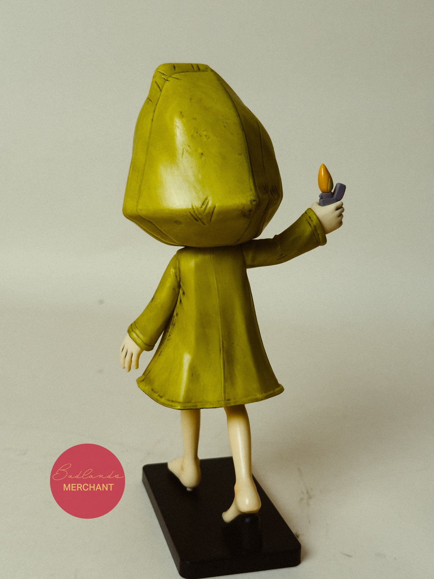LITTLE NIGHTMARES FIGURE - SIX AND MONO