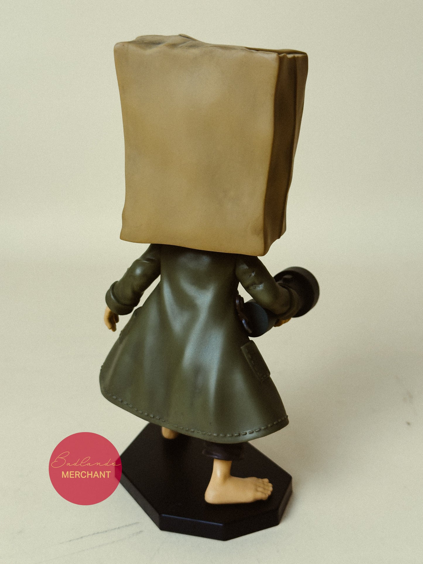 LITTLE NIGHTMARES FIGURE - SIX AND MONO